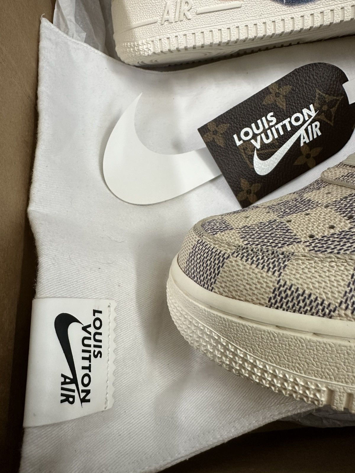 Louis Vuitton Louis Vuitton AF1 Mid Graffiti DS Size 7.5 Size US 7.5 / EU 40-41 - 11 Thumbnail