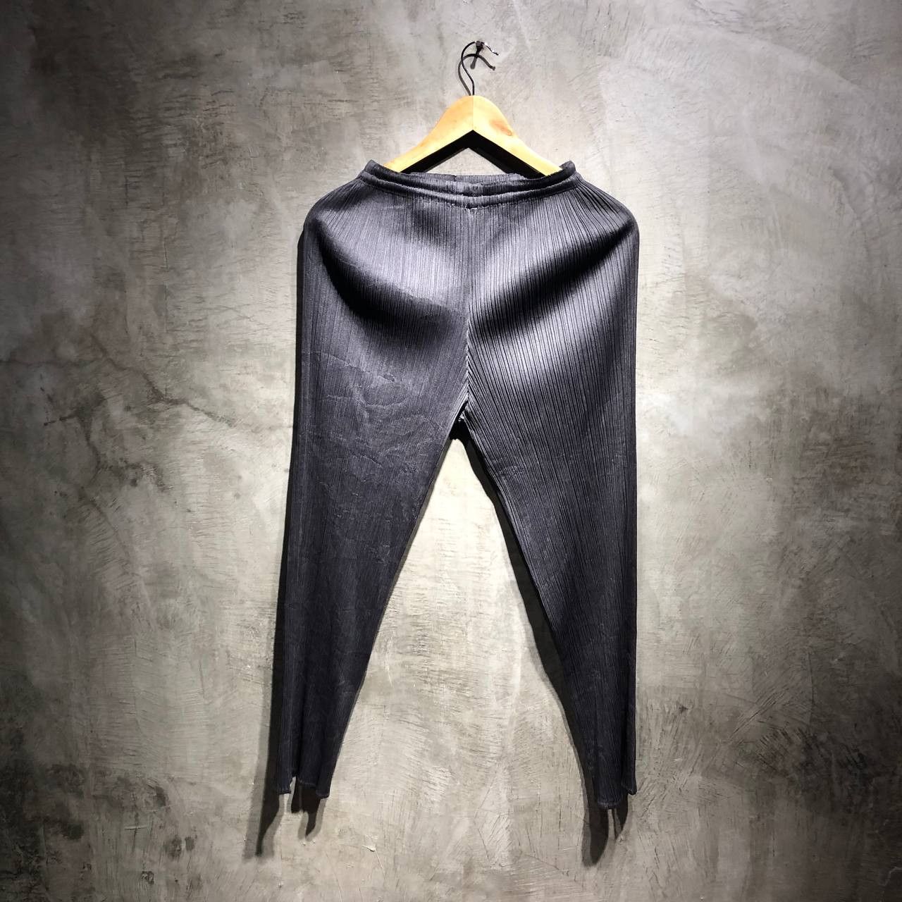 Pleats Please Issey Miyake Issey Miyake Pleats Please Pleated Pants Size US 28 / EU 44 - 1 Thumbnail