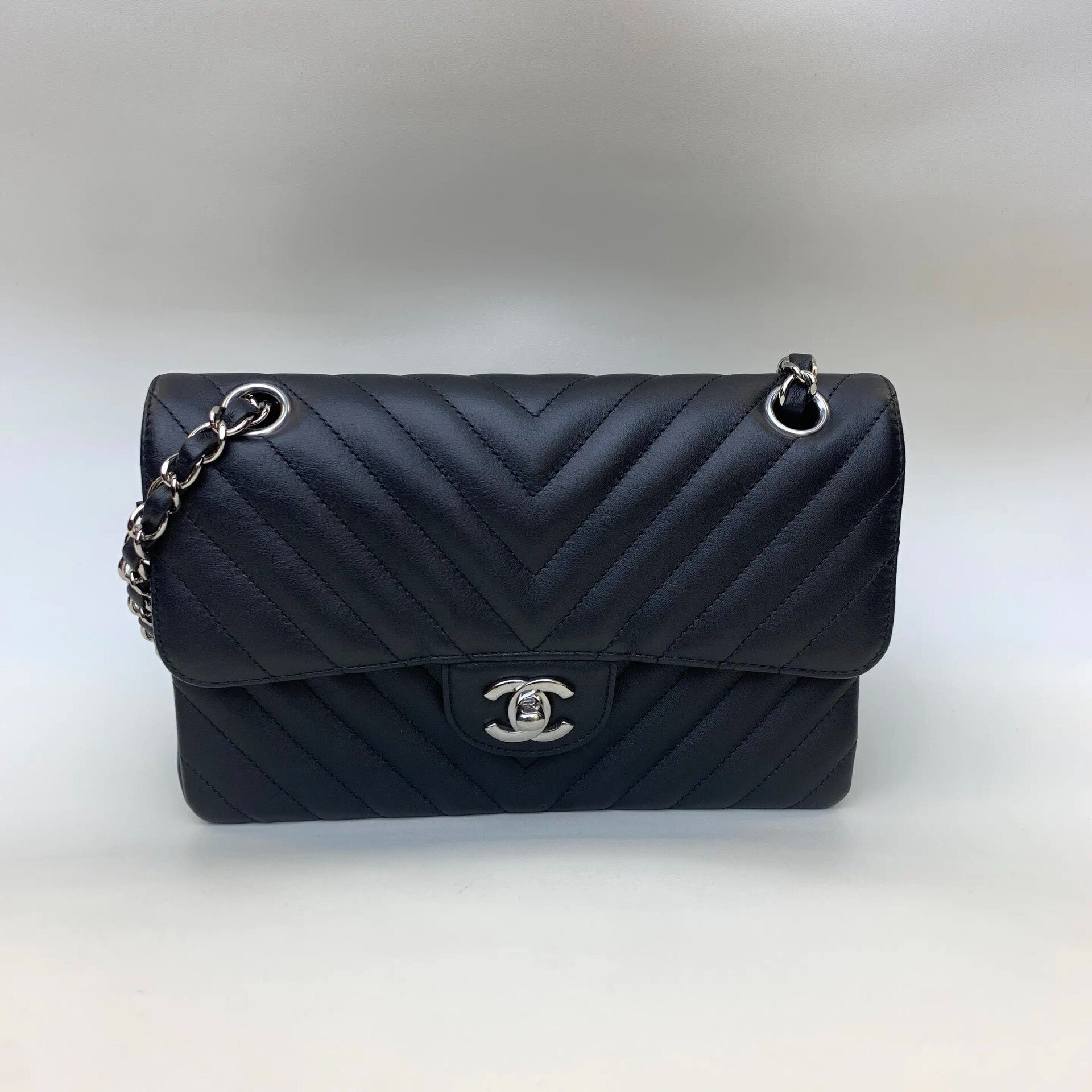 Chanel Pre-loved Bag Very good condition Size ONE SIZE - 1 Thumbnail