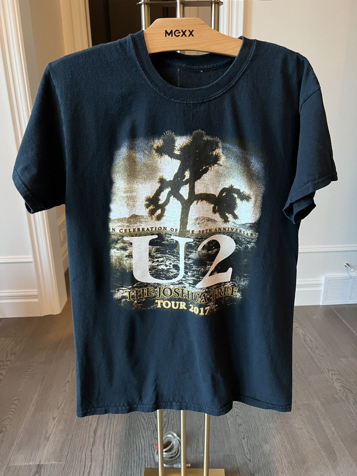 Band Tees × Vintage U2 Joshua Tree 30th Anniversary Tour 2017 T-Shirt – Size M Size US M / EU 48-50 / 2 - 1 Thumbnail