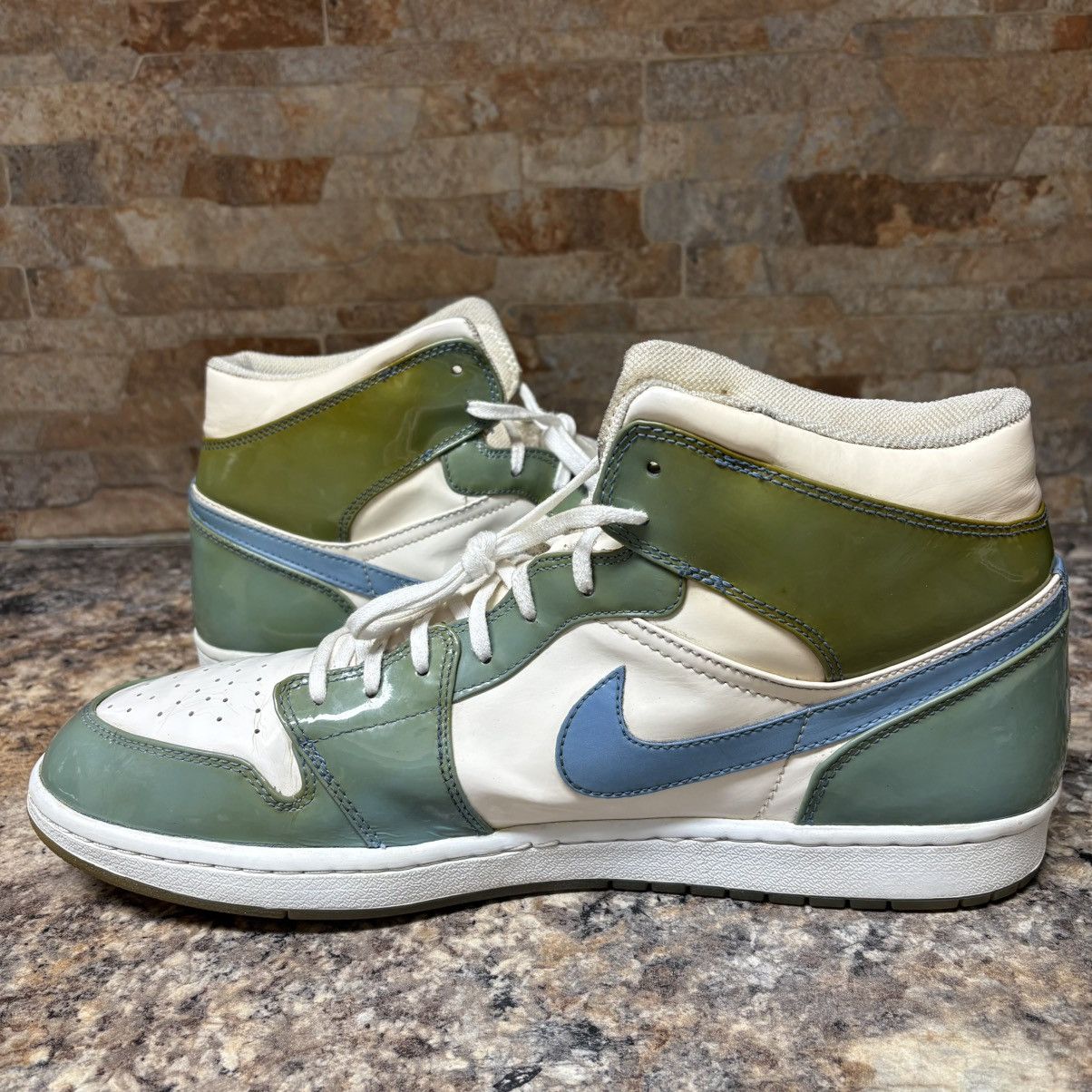 Jordan Brand Nike Air Jordan 1 Retro Mid UNC Patent Leather Men’s Size 15 Size US 15 / EU 48 - 7 Thumbnail