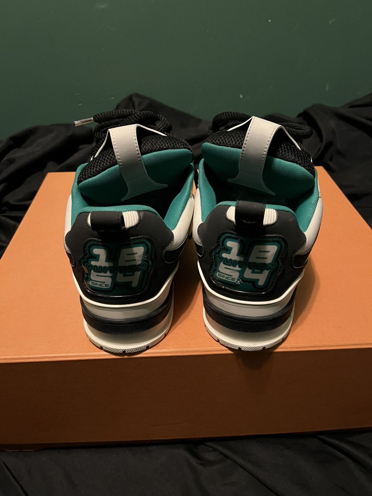 Louis Vuitton Louis Vuitton Skate Sneakers Black Green White LV 9 Trainers Size US 10 / EU 43 - 3 Thumbnail