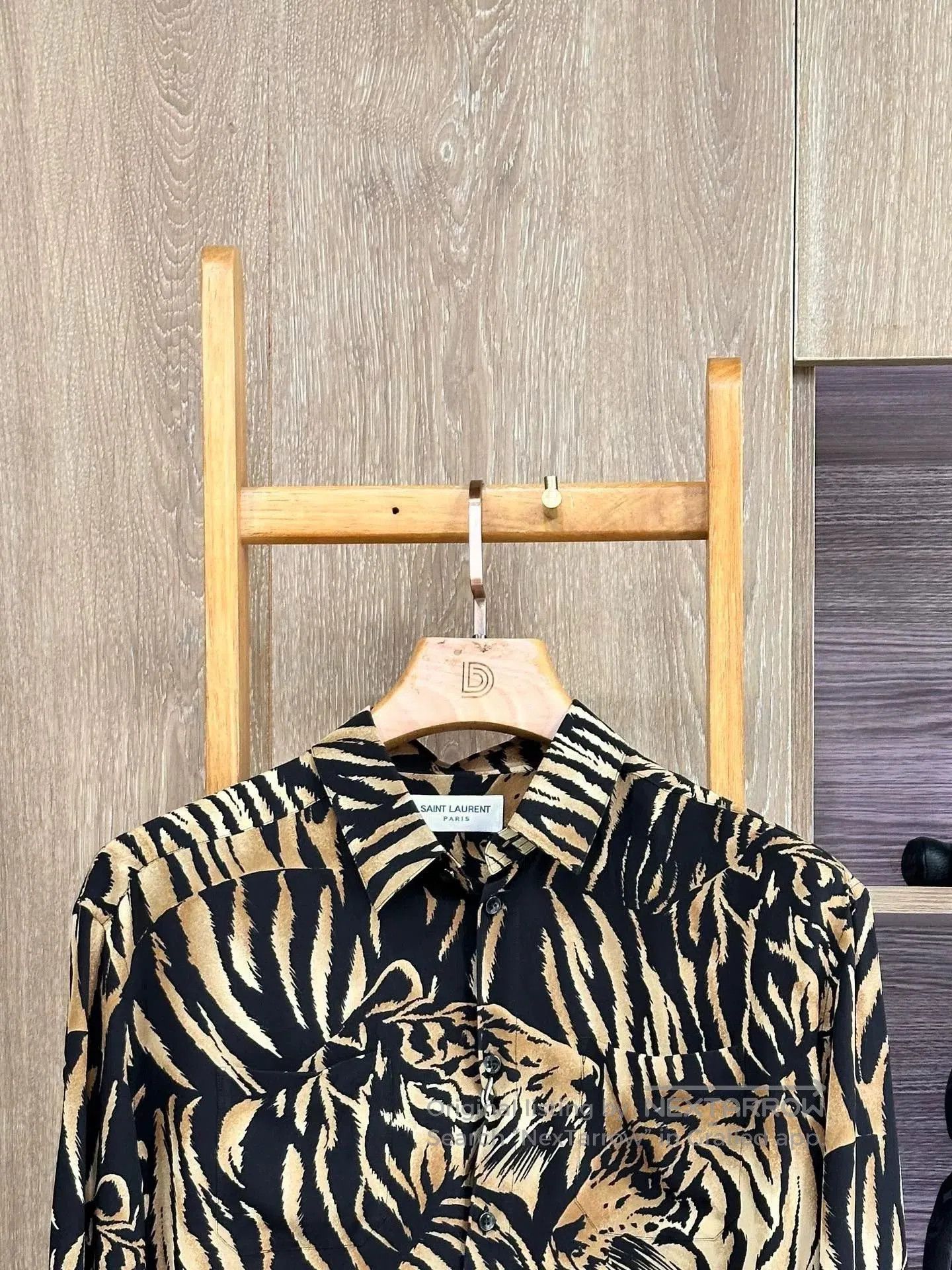 Saint Laurent Paris Saint Laurent Tiger-Print Silk Shirt. Size US M / EU 48-50 / 2 - 3 Thumbnail