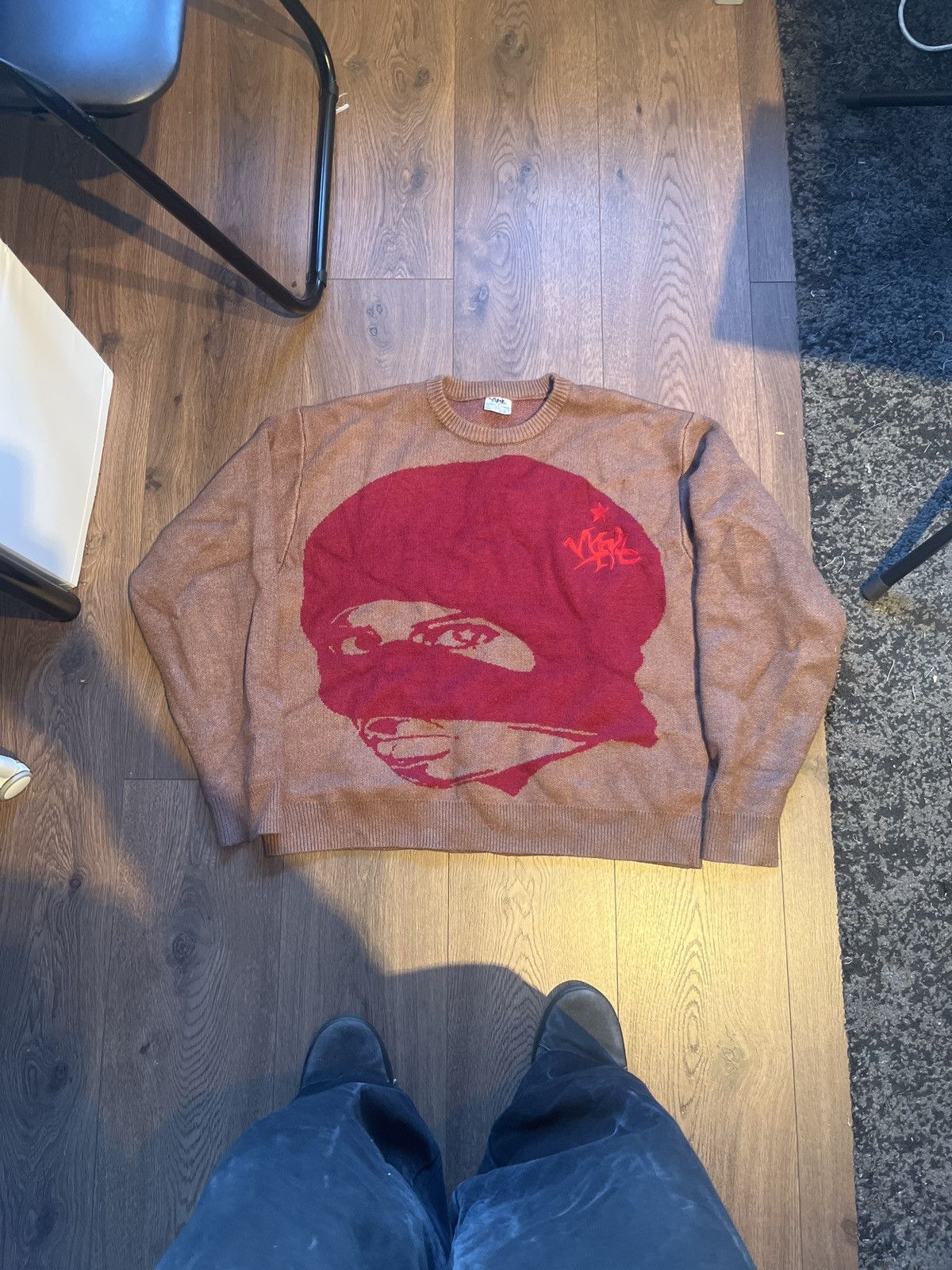 Vinyl, knitsweater