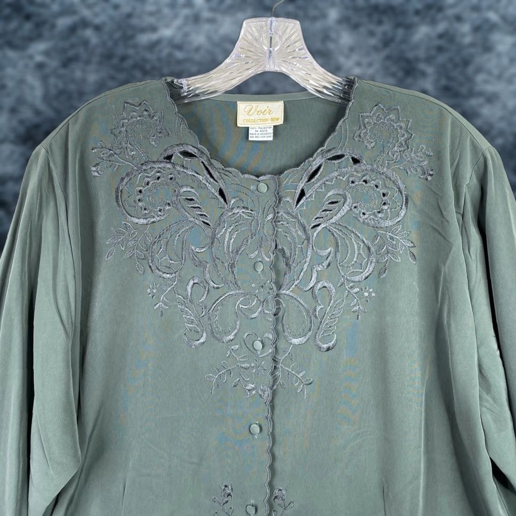 Vintage VOIR VTG Green Embroidered Button Up Blouse Womens 18W Satin Floral Lace 90s Vintage NWT Size XXL / US 16-18 / IT 52-54 - 1 Thumbnail