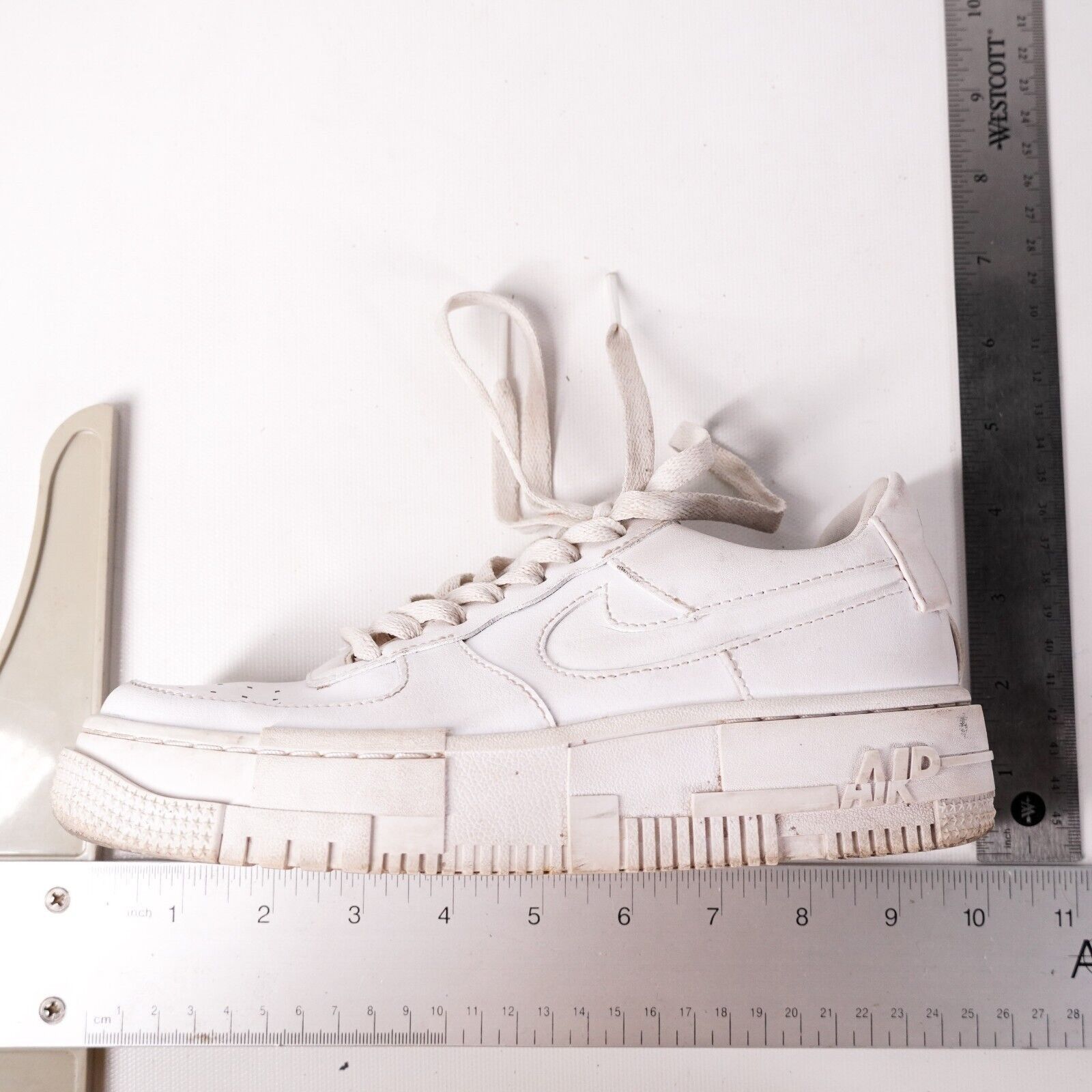 Nike Nike Air Force One Athletic Low Sneakers Women 5 Shoes Size US 5 / IT 35 - 8 Thumbnail