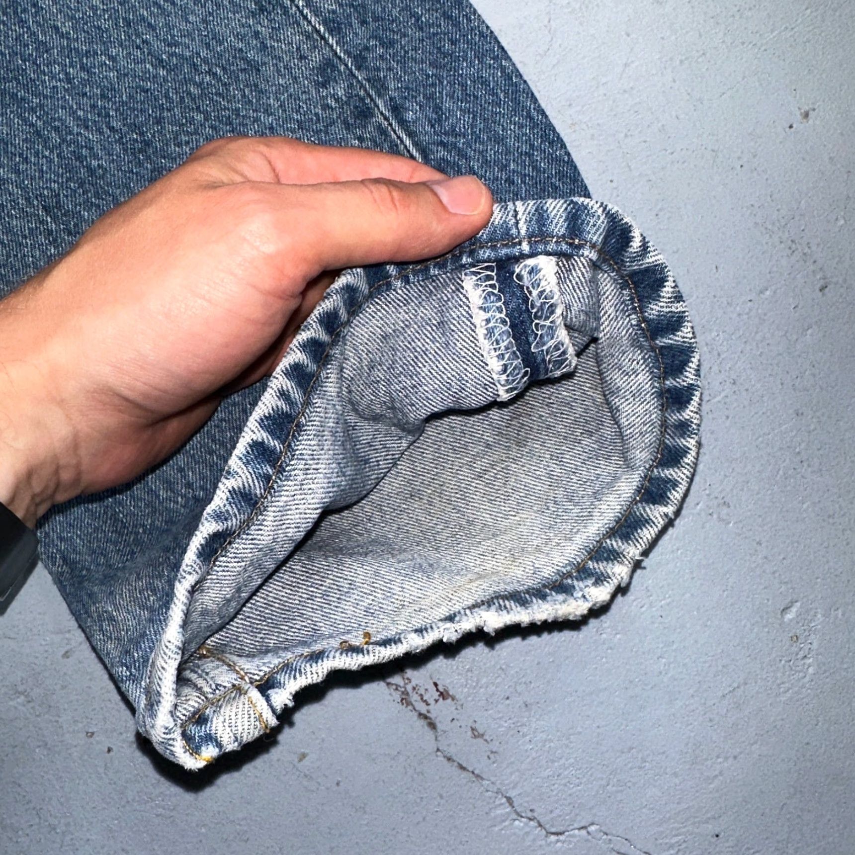 Levi's VINTAGE Levi's 501 Jeans Men 34x34 Straight Leg 90s Poland Denim Blue Mid Wash Size US 34 / EU 50 - 4 Thumbnail