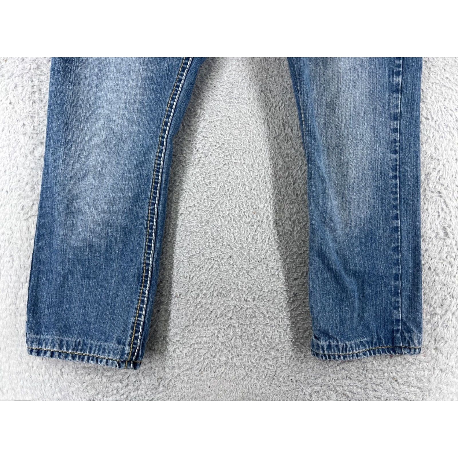 Vintage Request Jeans Jeans Womens 32 Blue Denim Straight Distressed Embroidered 31x26 Jeans Size 24" / US 00 / IT 34 - 5 Thumbnail