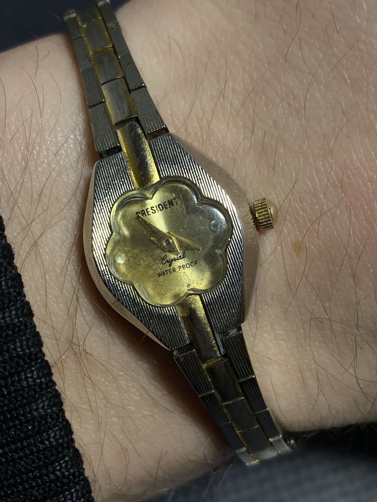 Japanese Brand Vintage PRESIDENT Quartz Watch, Japan Brand Size ONE SIZE - 3 Thumbnail