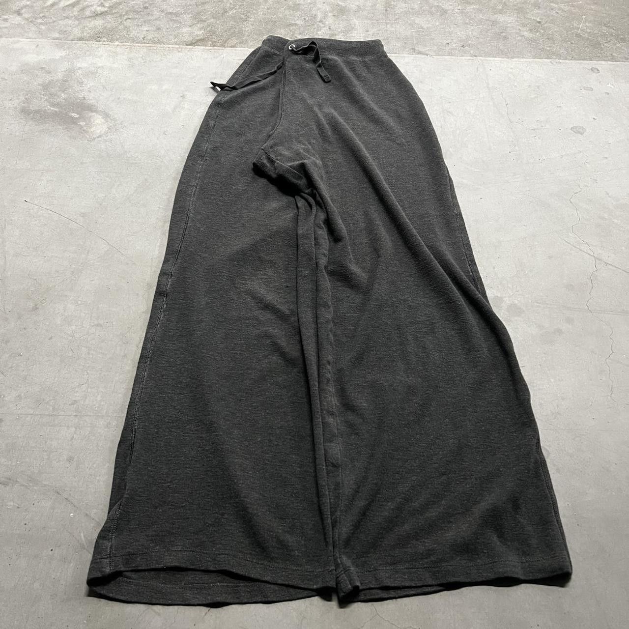 Vintage Vintage Y2K/2000s Baggy Dark Grey Loungewear Essential Sweatpants with no pockets! Size US 34 / EU 50 - 2 Thumbnail