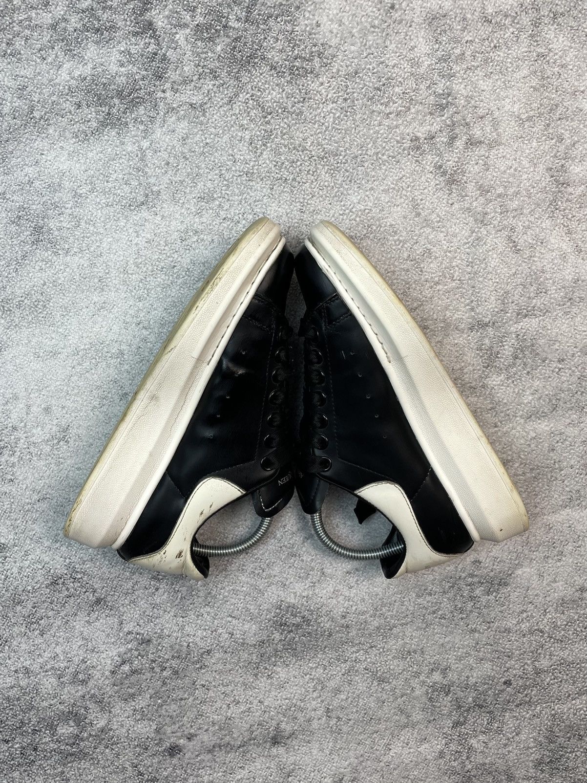 Alexander McQueen Alexander McQueen Leather Sneakers White Size US 6 / IT 36 - 4 Thumbnail
