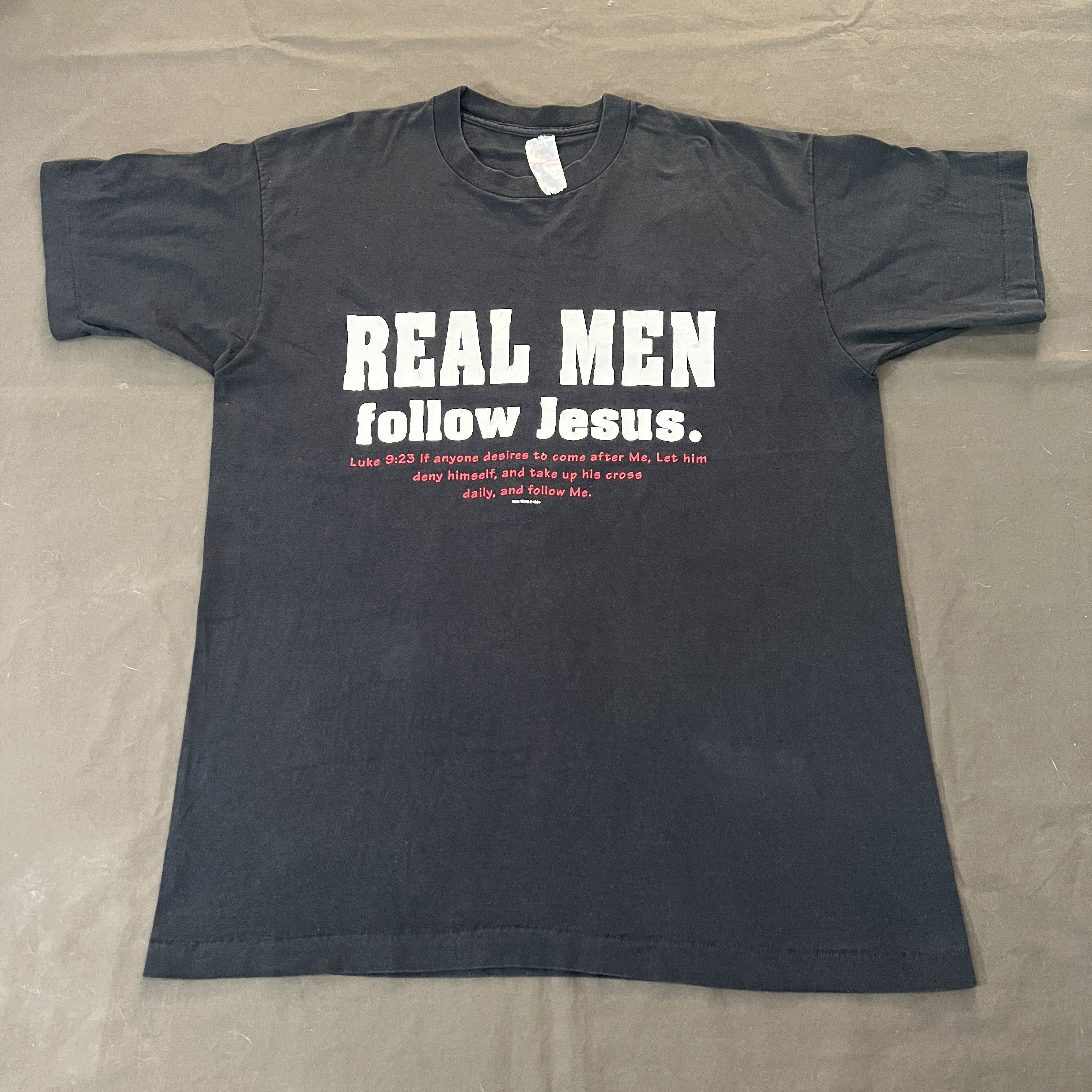 Vintage Vintage 90s real men follow Jesus God Bible Holy Tee Faded Size US XL / EU 56 / 4 - 2 Thumbnail
