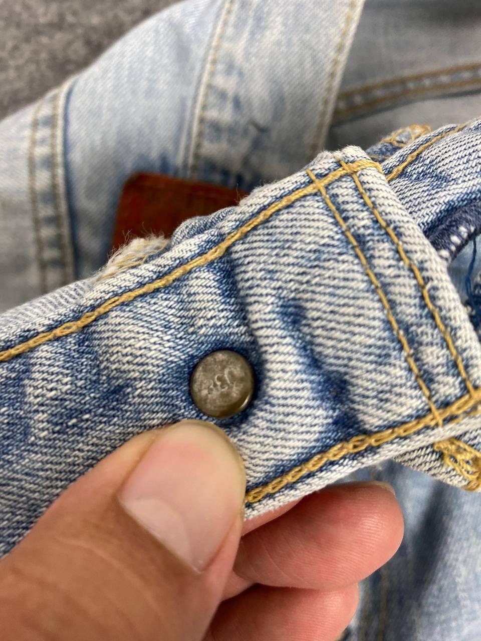 Levi's vintage levis 504 lightwash denim nice design Size US 35 - 17 Thumbnail