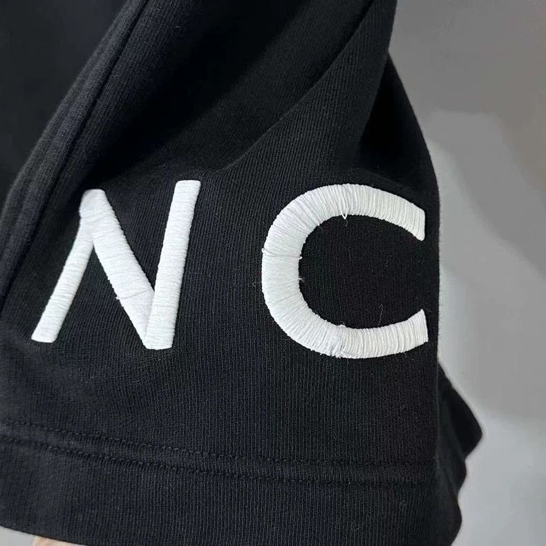 Givenchy Givenchy GIVENCHY Logo Shorts in Black Color -2507 Size US 27 - 6 Thumbnail