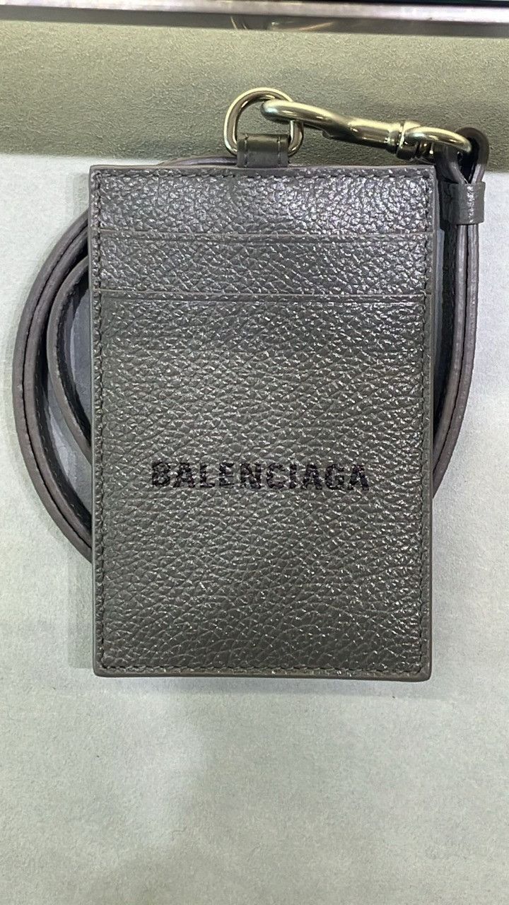 Balenciaga o1la1rc1a0924 Size: OS / Cash Card Holder in Grey/Black Size ONE SIZE - 1 Preview