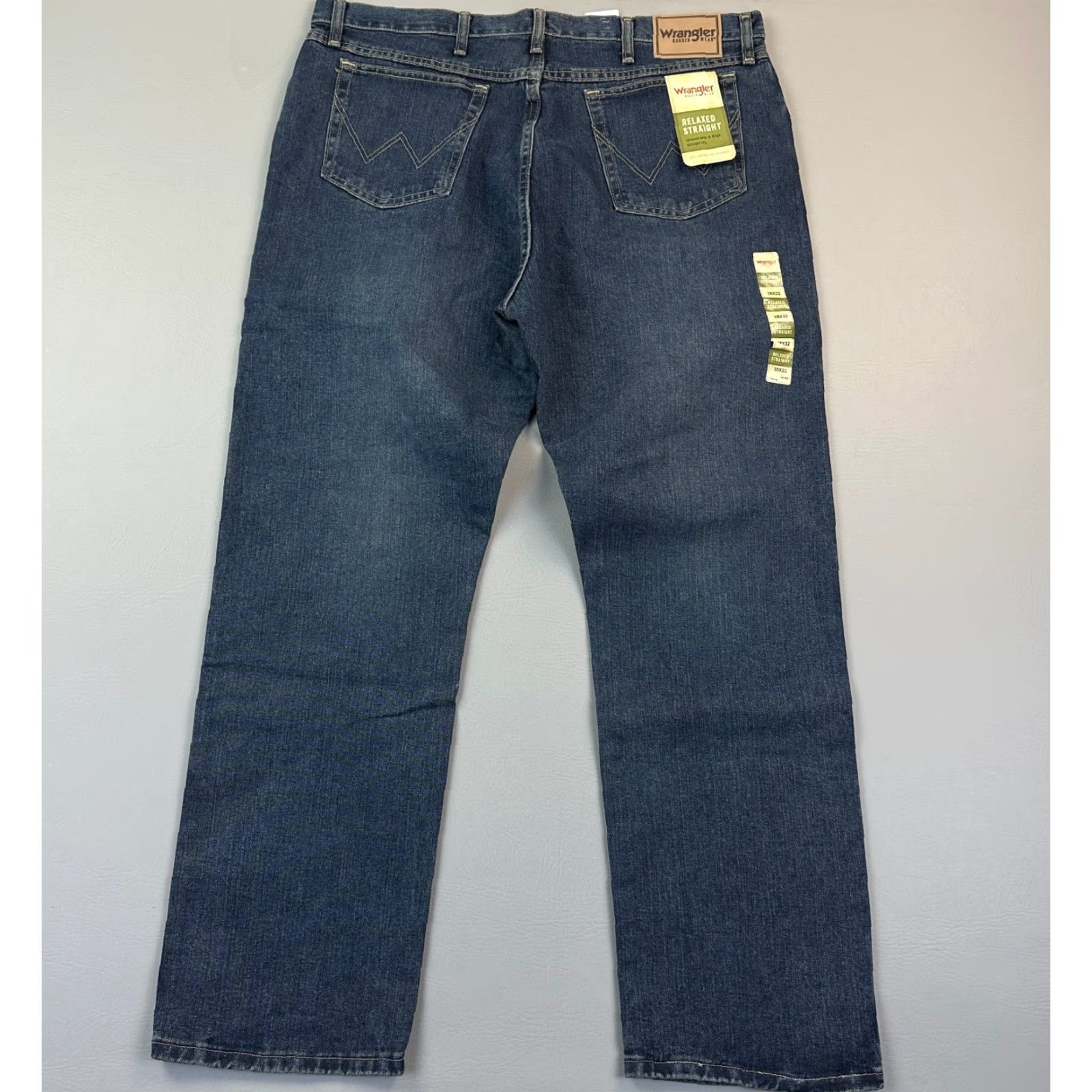 Wrangler Wrangler Rugged Wear Jeans Mens 38x32 Dark Wash Denim Straight Relaxed NWT Jeans Men Blue 5-Pocket Wrangler Rugged Wear USA Cowboy Retro NWT Size US 38 / EU 54 - 7 Thumbnail