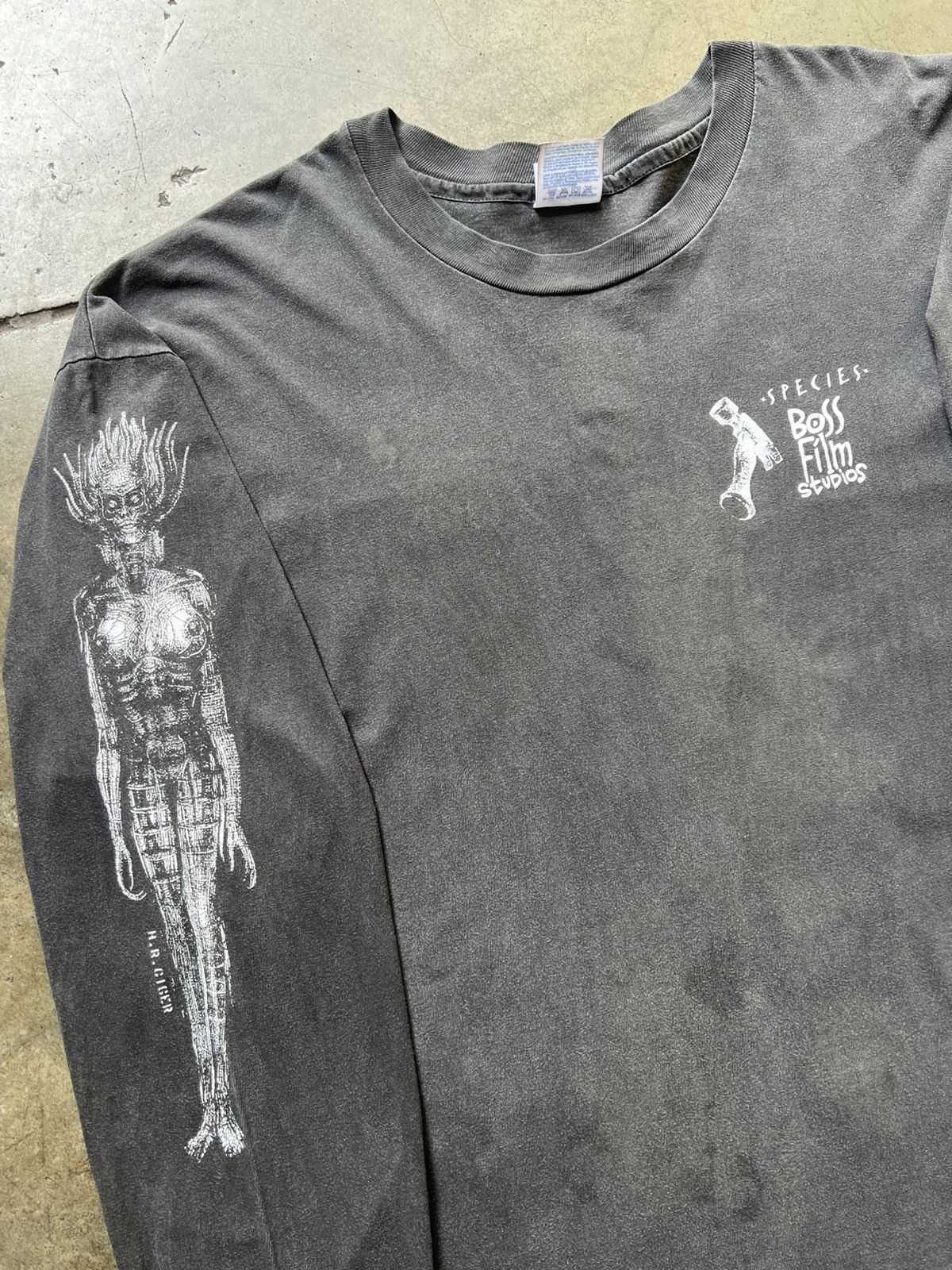 Vintage RARE ‘90s Species HR Giger Movie Promo Tee Shirt Alien Size US L / EU 52-54 / 3 - 3 Thumbnail