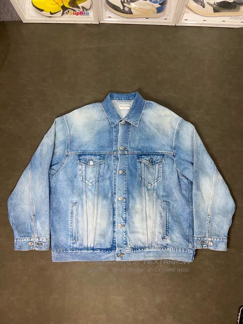 Balenciaga Balenciaga Spray Paint Effect Logo Printed Collared Long S Size US M / EU 48-50 / 2 - 1 Thumbnail