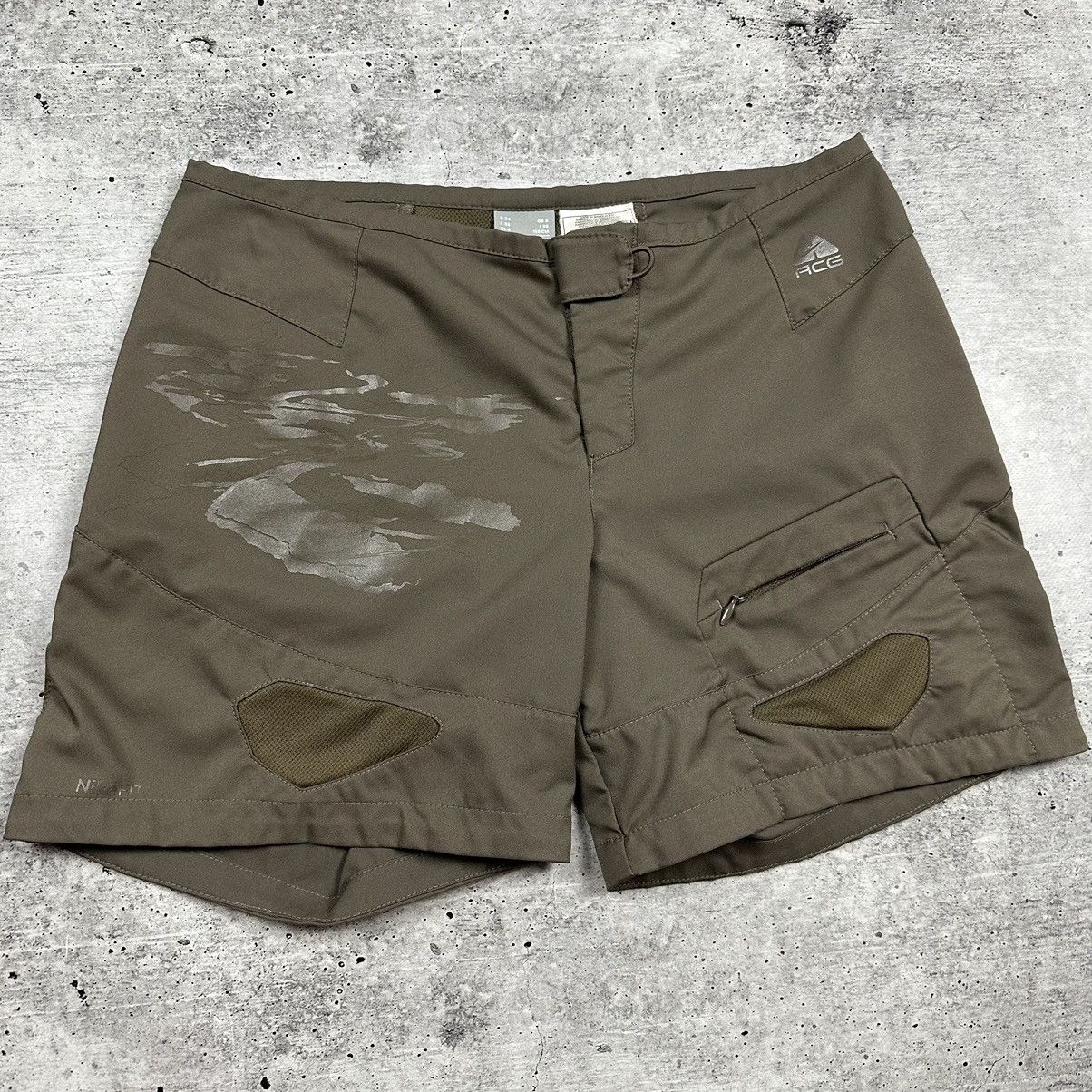 Nike ACG Vintage Nike ACG Shorts Brown Women’s Size US 4 Size 27" / US 4 / IT 40 - 1 Thumbnail