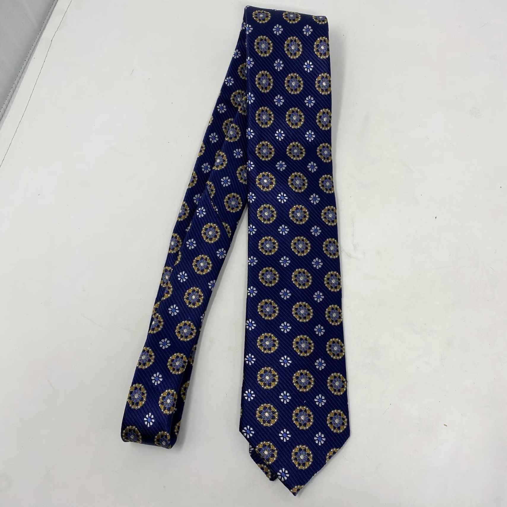 Jos. A. Bank Jos. A. Bank “Reserve” 100% Silk Necktie Blue Floral Medallion Pattern Ribbed Tie Mens Classic 57"-60" Adjustable Size ONE SIZE - 4 Thumbnail
