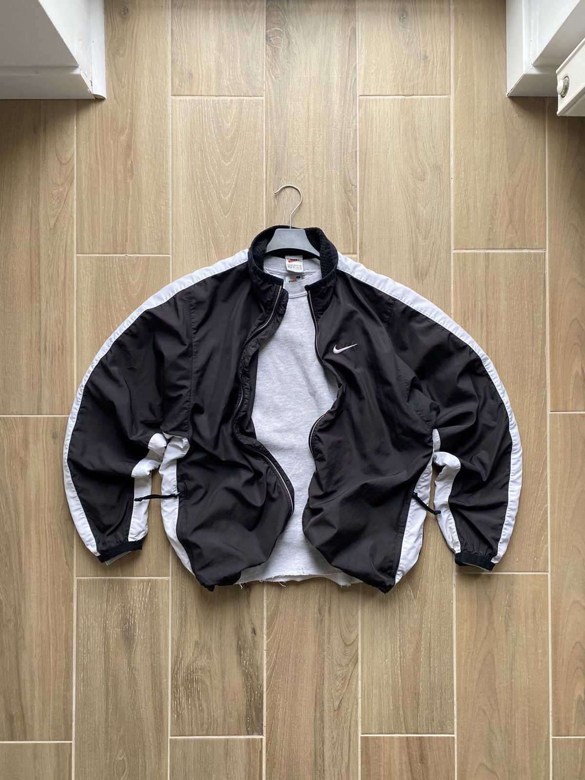 Nike Vintage Nike Light Jacket Track Top Size US S / EU 44-46 / 1 - 2 Thumbnail