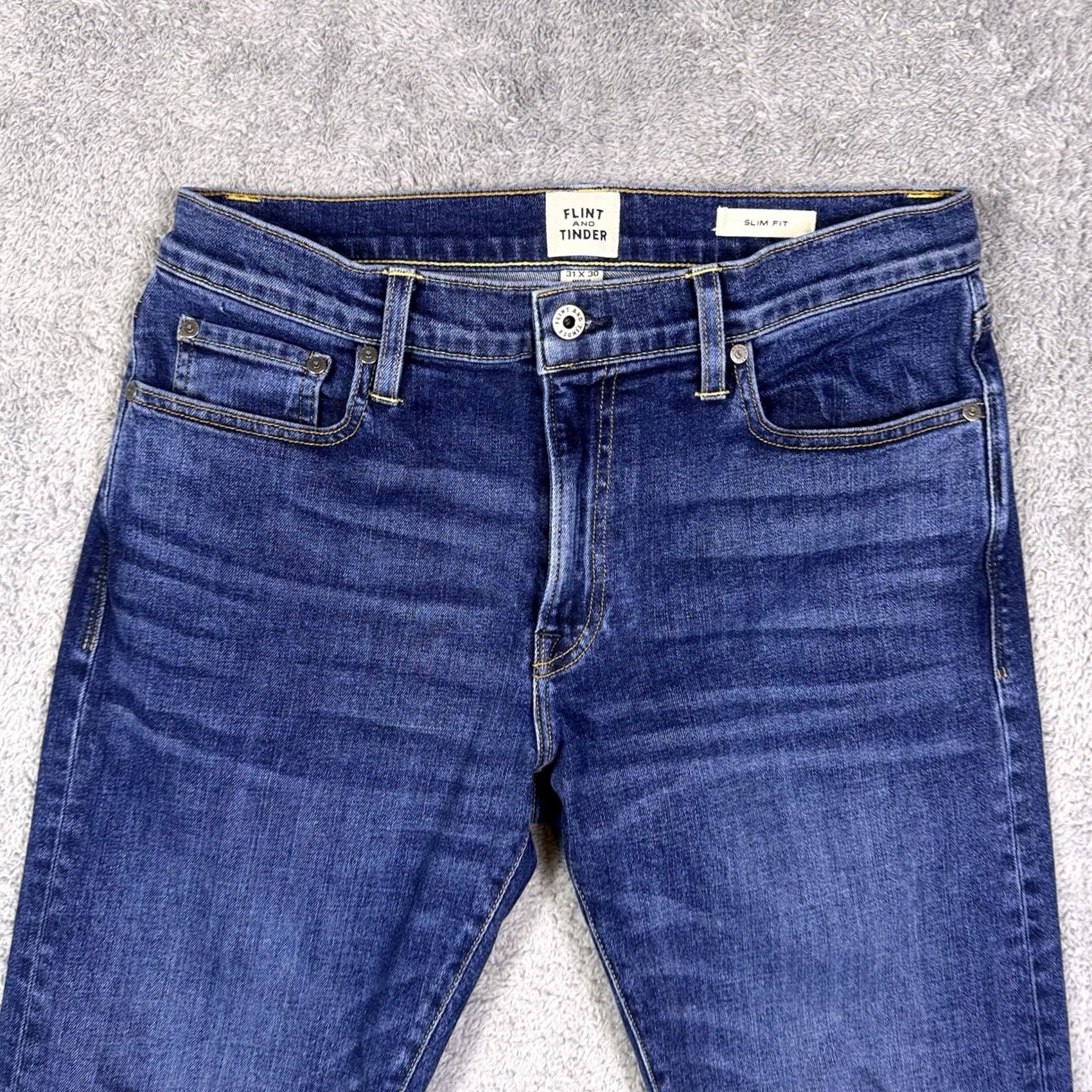 Flint And Tinder Flint and Tinder Jeans Mens 31x30 Slim Taper 5 Pocket Mid Rise Zip Fly Denim USA Jeans 31x30 Slim Tapered Men Stonewash Blue Denim USA Mens Jeans Size US 31 - 3 Thumbnail