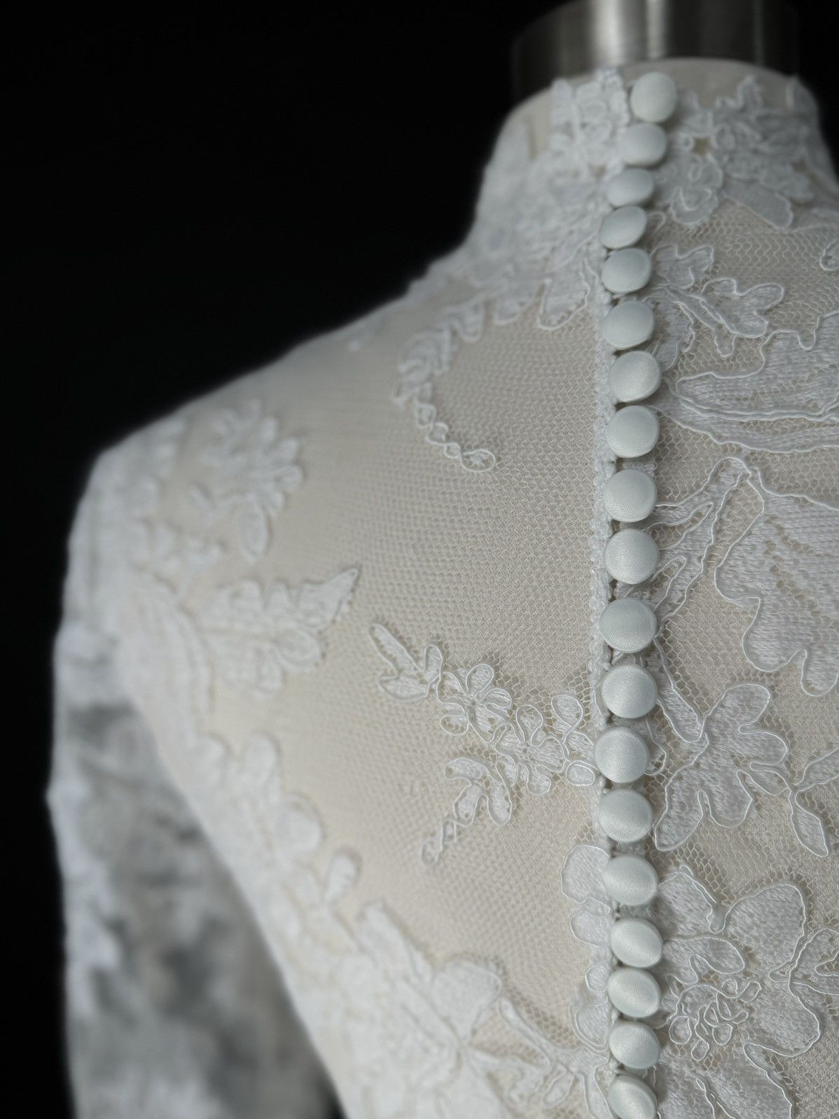 Other Preloved US 4 French Corded Lace Anna Augusta Bridal Cape Size S / US 4 / IT 40 - 4 Thumbnail
