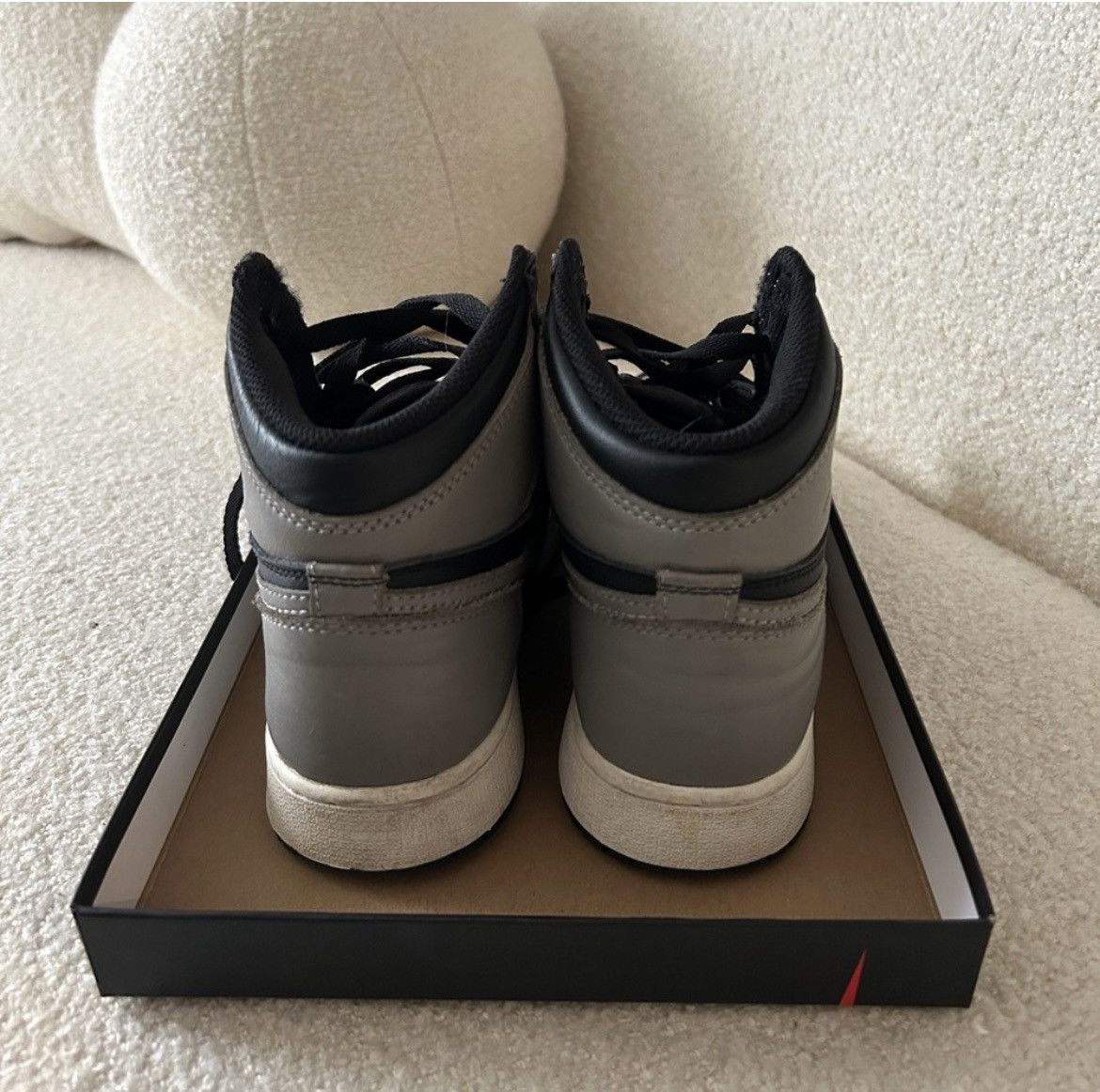 Nike Jordan 6.5Y/M Shadow 1s Size US 6.5 / EU 39-40 - 4 Thumbnail