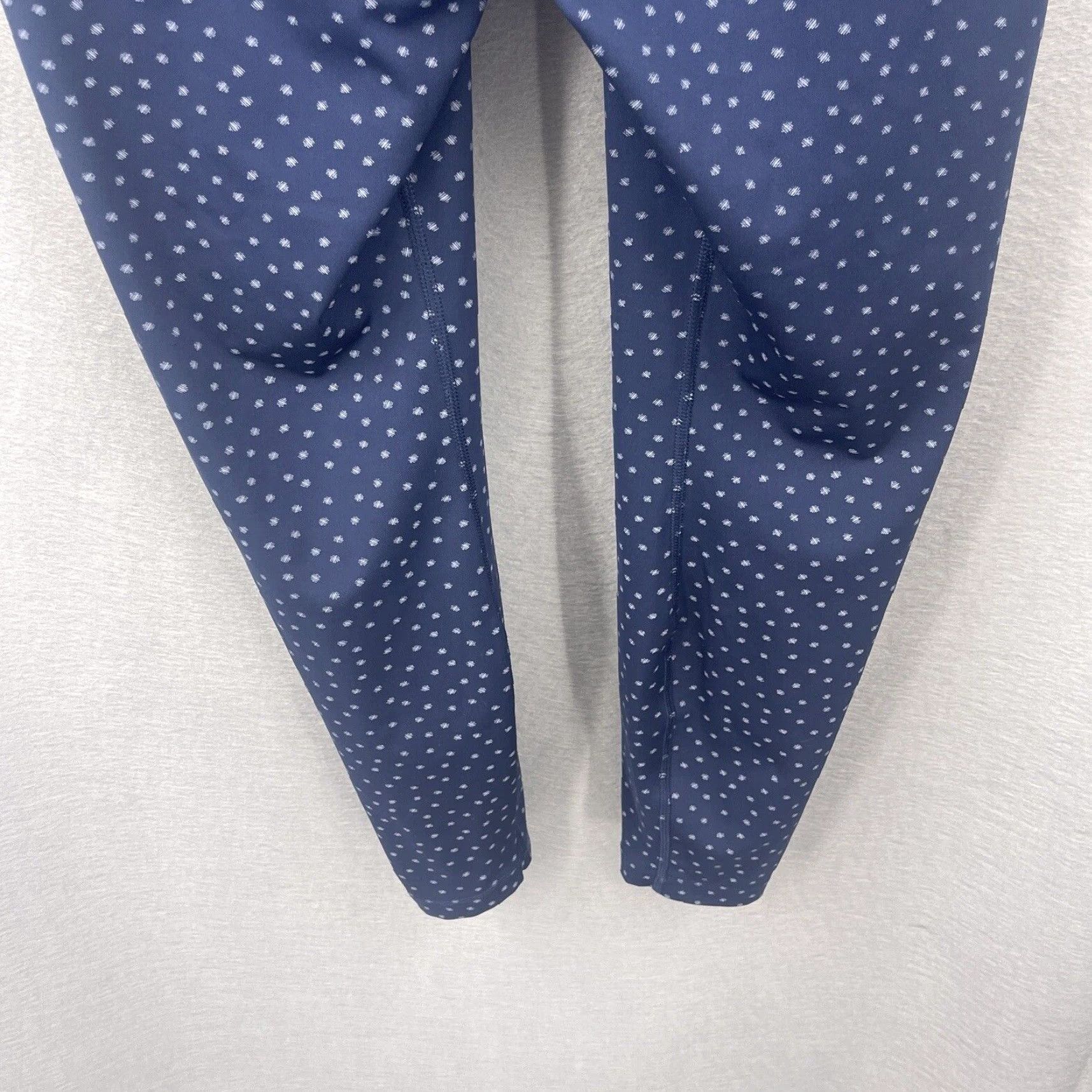 Nike Nike Yoga Pants Womens Large Blue Polka Dot Stretch Athleisure Yoga Dots Twist 7/8 Pants Mens, Womens, Girls, Boys (adjusted) Size 36" / US 14 / IT 50 - 3 Thumbnail