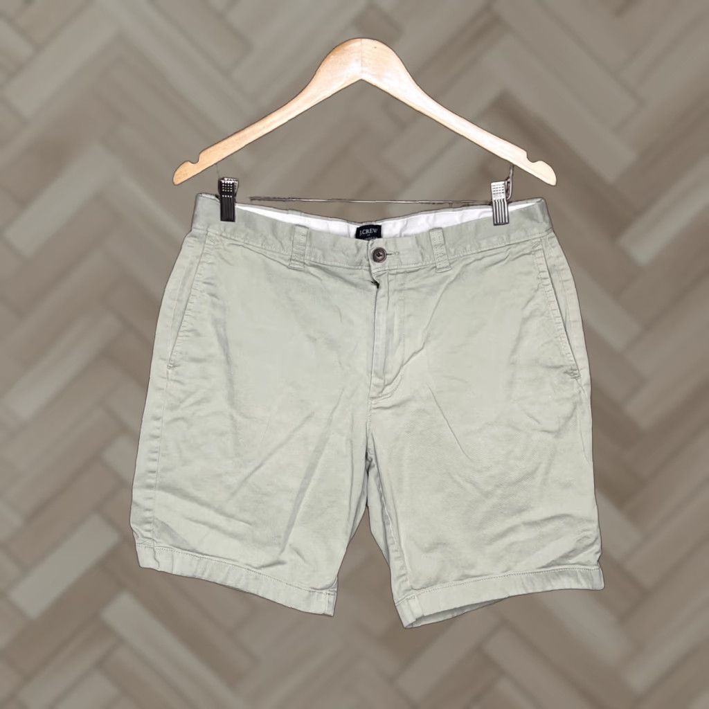 J.Crew J.CREW Classic Chino Shorts 32 Mens Khaki 9” Inseam Regular Beige Cotton Short trousers Size US 32 / EU 48 - 1 Thumbnail