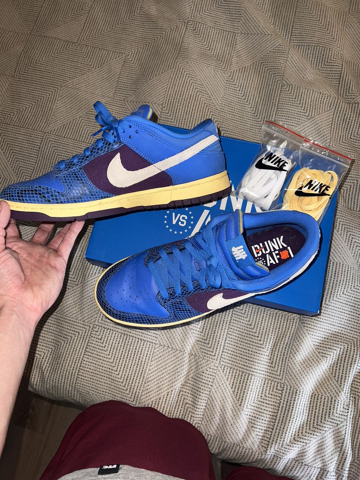 Nike SB Undefeated 5 on It Dunks Size US 11 / EU 44 - 1 Thumbnail