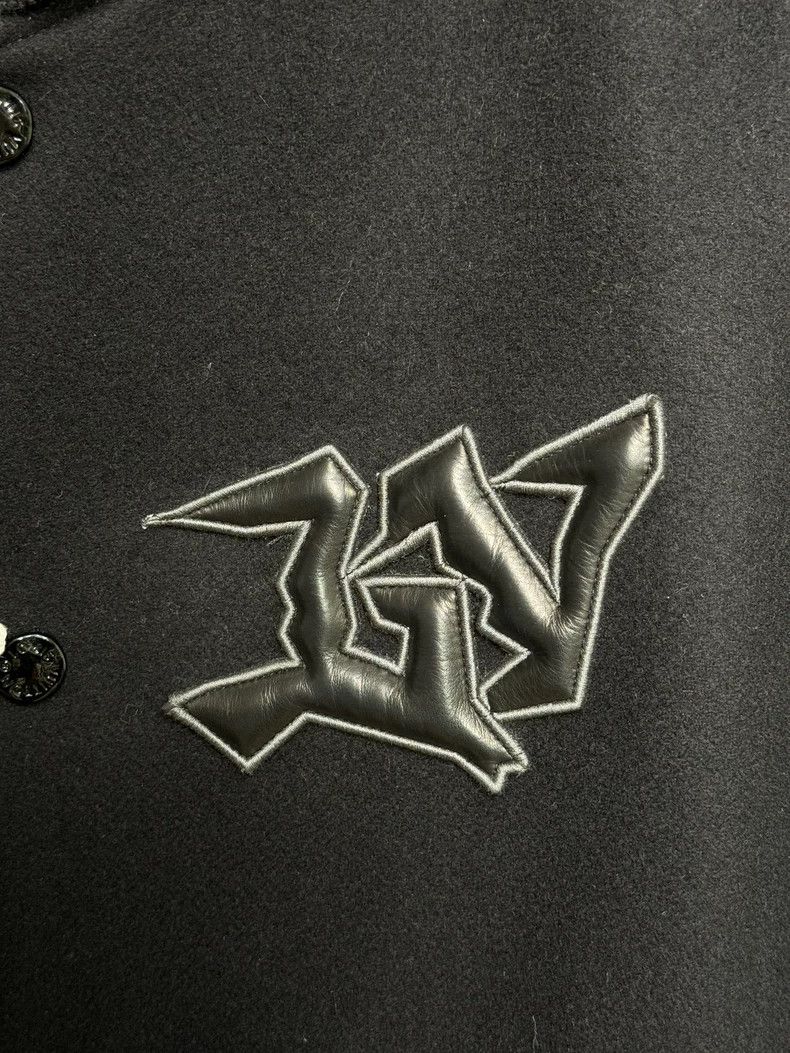 Louis Vuitton Louis Vuitton Embossed dark pattern full of logo graffiti l Size US XL / EU 56 / 4 - 2 Thumbnail