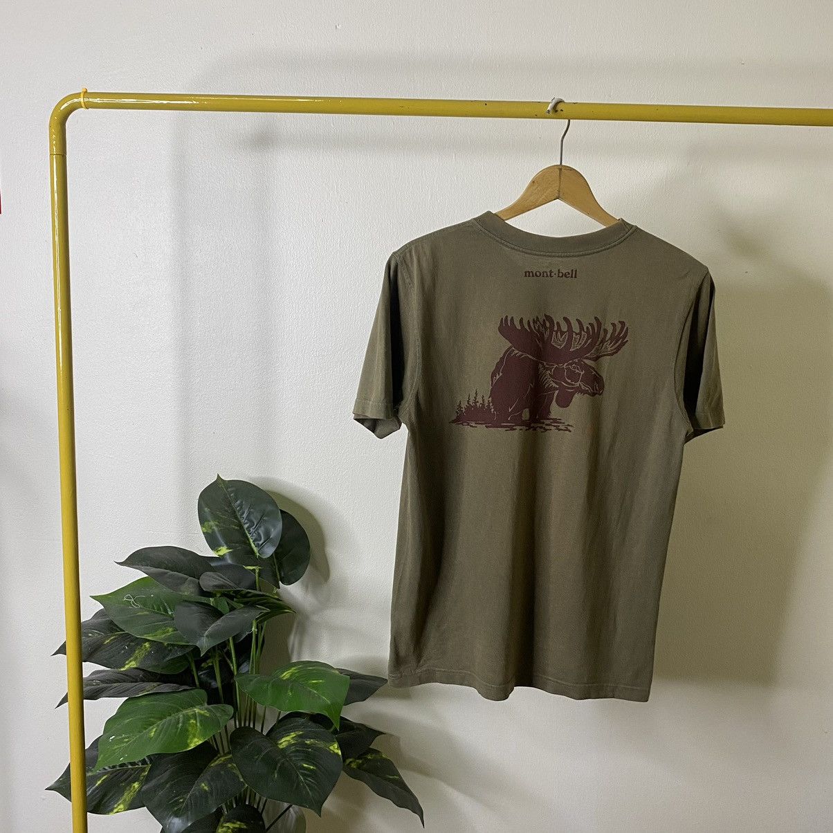 Montbell × Vintage Vintage 2000s Montbell Moose Graphic Tee Outdoor Brand Size US M / EU 48-50 / 2 - 1 Thumbnail
