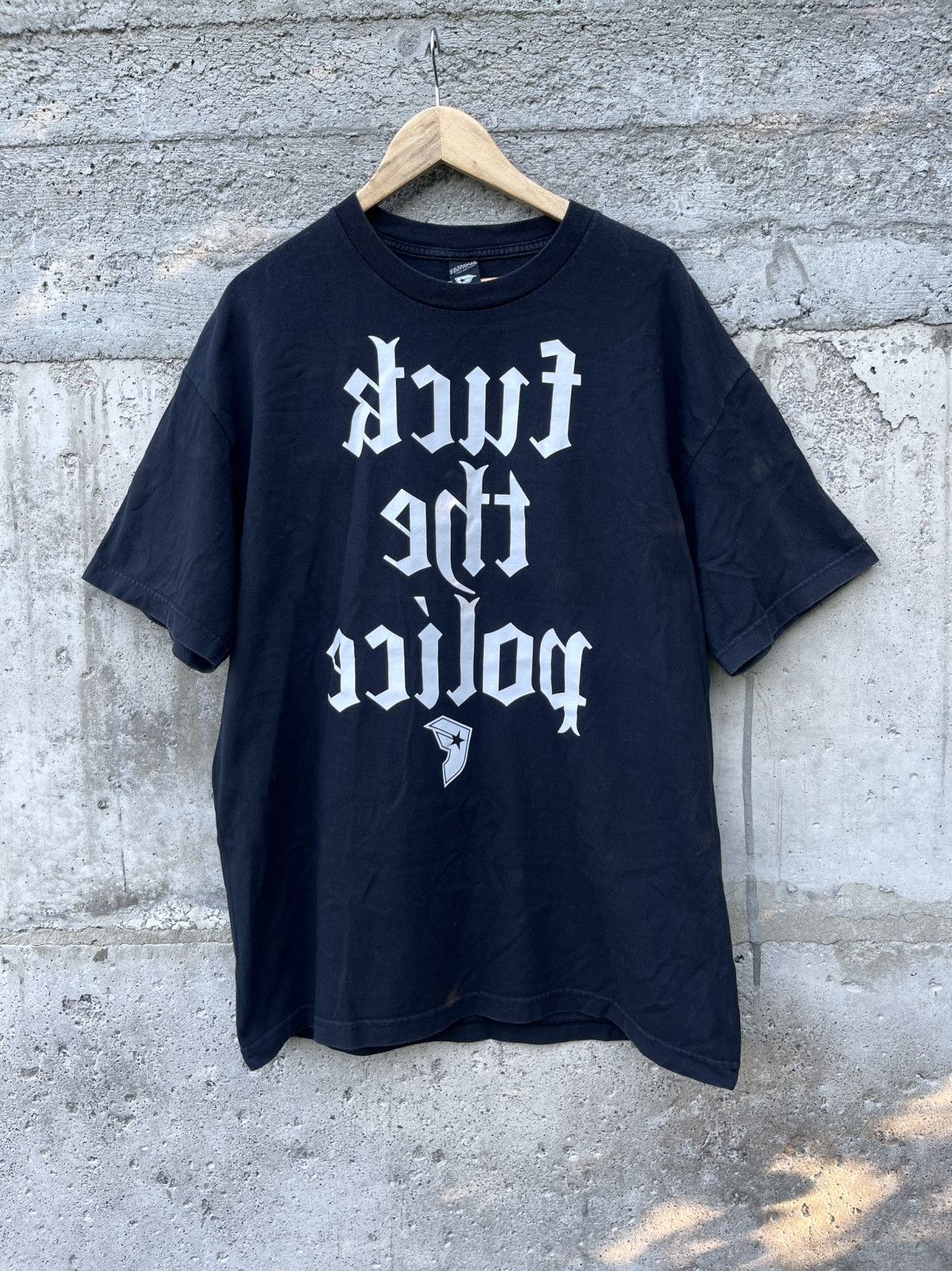 Famous Stars And Straps Famous Fuck The Police Rap Tee y2K black Size US XL / EU 56 / 4 - 1 Thumbnail
