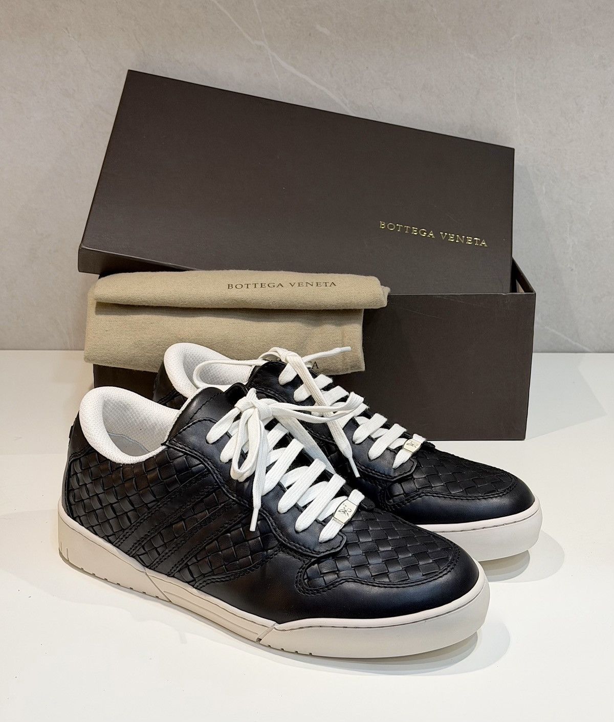 Bottega Veneta BOTTEGA VENETA 2010 Intrecciato Leather Woven Sneakers Black Size US 9 / EU 42 - 1 Thumbnail