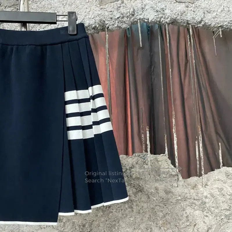 Thom Browne Thom Browne Pleated Blue Skirt for Women . Size 24" / US 00 / IT 34 - 4 Thumbnail