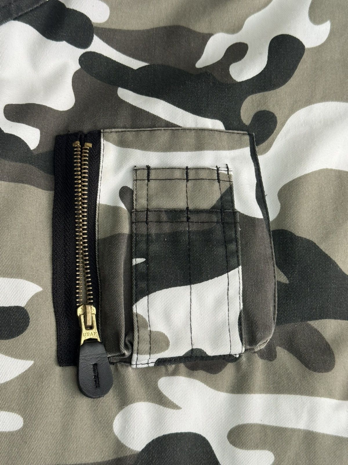 Rough Simmons Rough Simmons OG AW/19 Ora! Ora! Ora! JoJo Patch Bomber Size US L / EU 52-54 / 3 - 12 Thumbnail