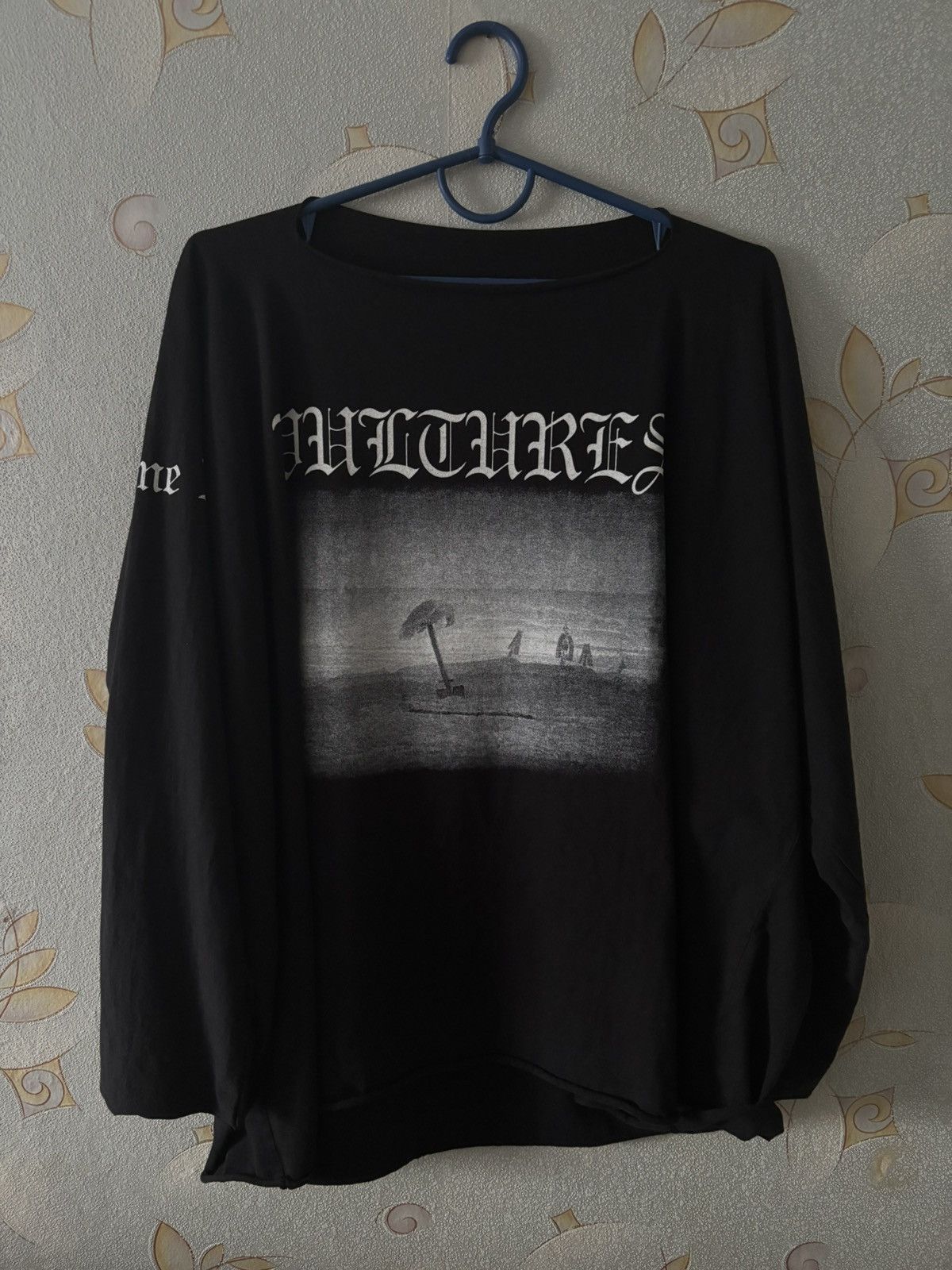 Yeezy Kanye West vultures 1 longsleeve Size US L / EU 52-54 / 3 - 1 Thumbnail