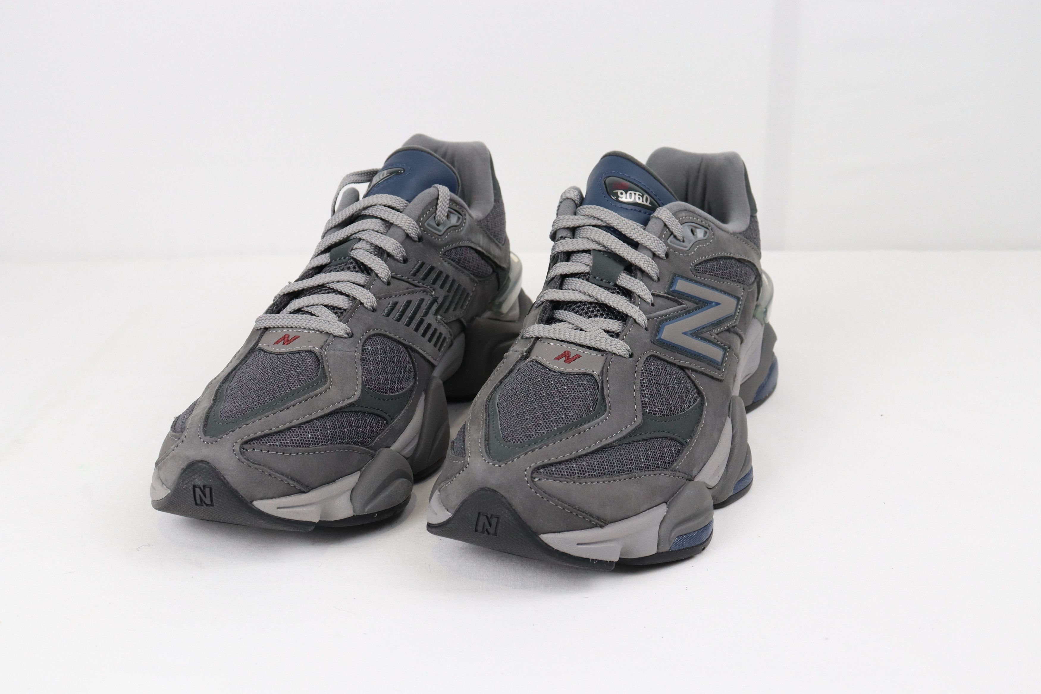 o1rshd 9060 Trainers in Grey Multicolor