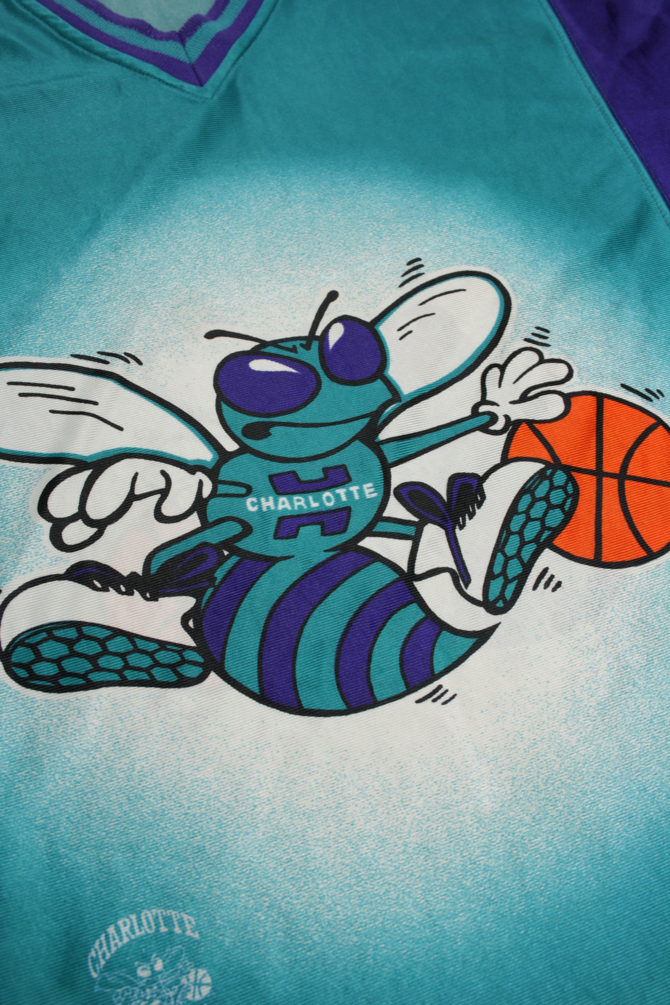 NBA × Nutmeg × Vintage Nutmeg Mills 90s Vintage Charlotte Hornets NBA Satin Jersey Size US XL / EU 56 / 4 - 4 Thumbnail