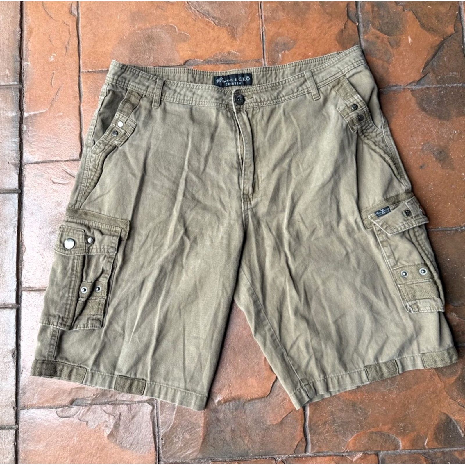 Marcs Y2K Marc Ecko Cut & Sew Military Cargo Shorts Men’s 33 Camouflage Beige Cotton Grunge Pockets Cargo Regular 33 Mens Size US 33 - 2 Thumbnail