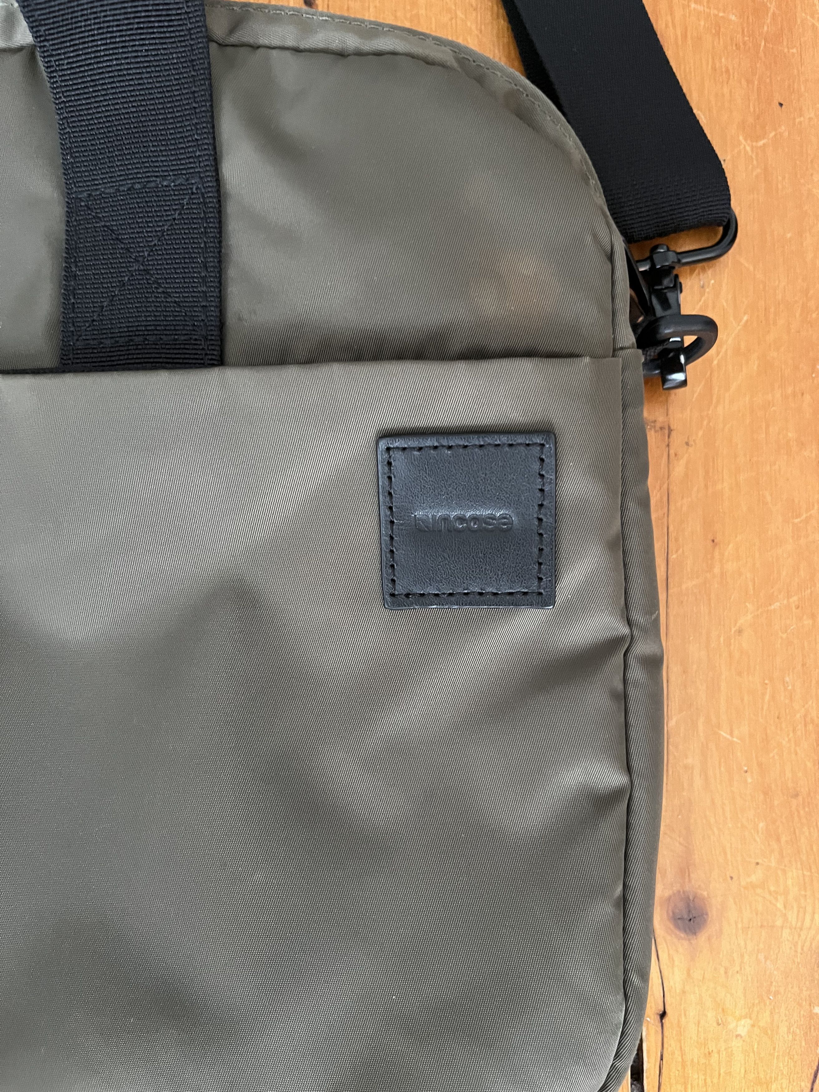 Incase Compass Brief 13-inch Laptop Shoulder Bag Size ONE SIZE - 3 Thumbnail