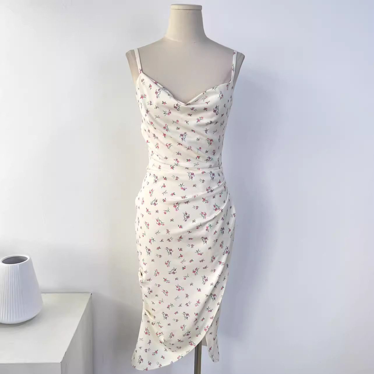 image of Vintage Sexy Temperament Slim Irregular Floral Halter Dress in White, Women's (Size Medium)
