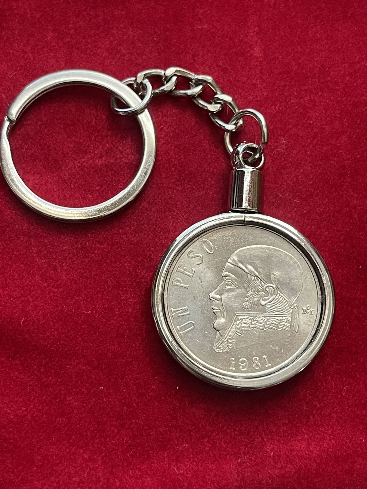 Vintage Mexico peso coin keychain Size ONE SIZE - 1 Thumbnail