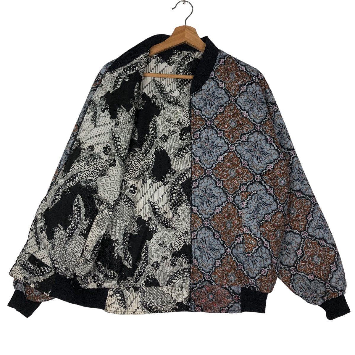 Japanese Brand 🔥90’s Vintage Bomber Jacket Batik Design Reversible Japan Size US M / EU 48-50 / 2 - 10 Thumbnail