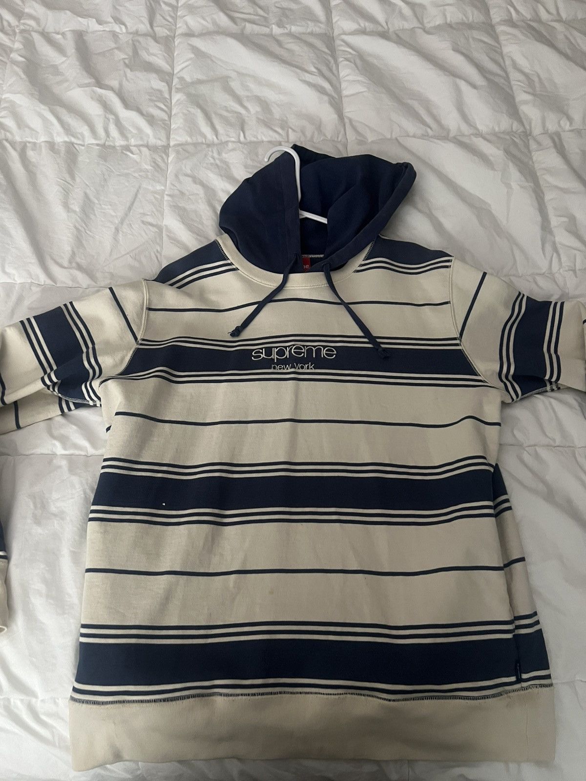 Supreme SUPREME Size US L / EU 52-54 / 3 - 1 Thumbnail