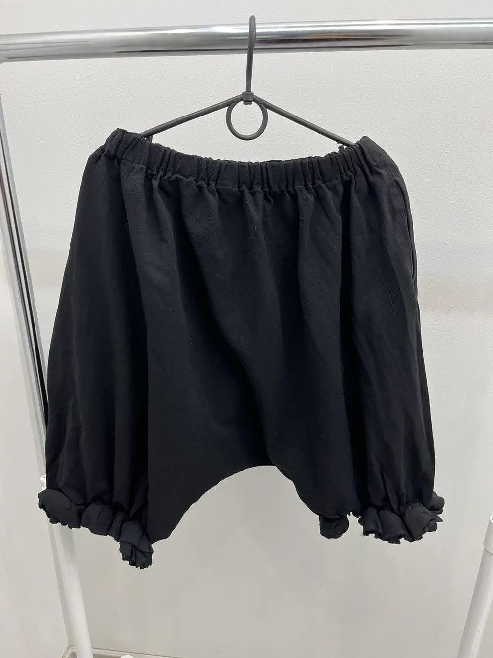 Comme des Garcons Archive Comme des Garcons AW11 Balloon Dropped Crotch Shorts Size US 34 / EU 50 - 3 Thumbnail