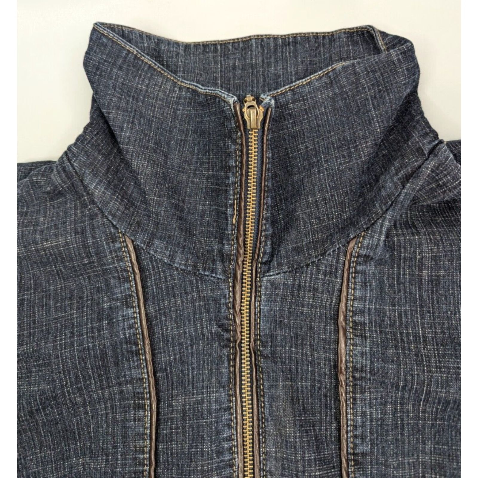 Denime Liz & Me Jean Jacket Women's 0X Denim Full Zip Blue Leather Trim Detail Plus Size Jacket Womens Shape Jacket Size 40" / US 18 - 7 Thumbnail