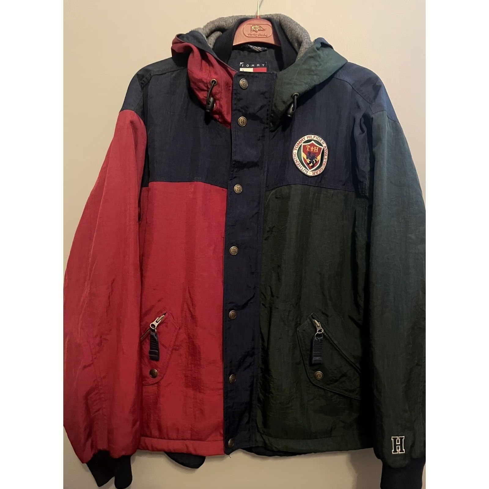 Tommy Hilfiger Vintage Tommy Hilfiger Athletic Gear Crest Coat Jacket Small Patch (C19) Size US S / EU 44-46 / 1 - 2 Thumbnail