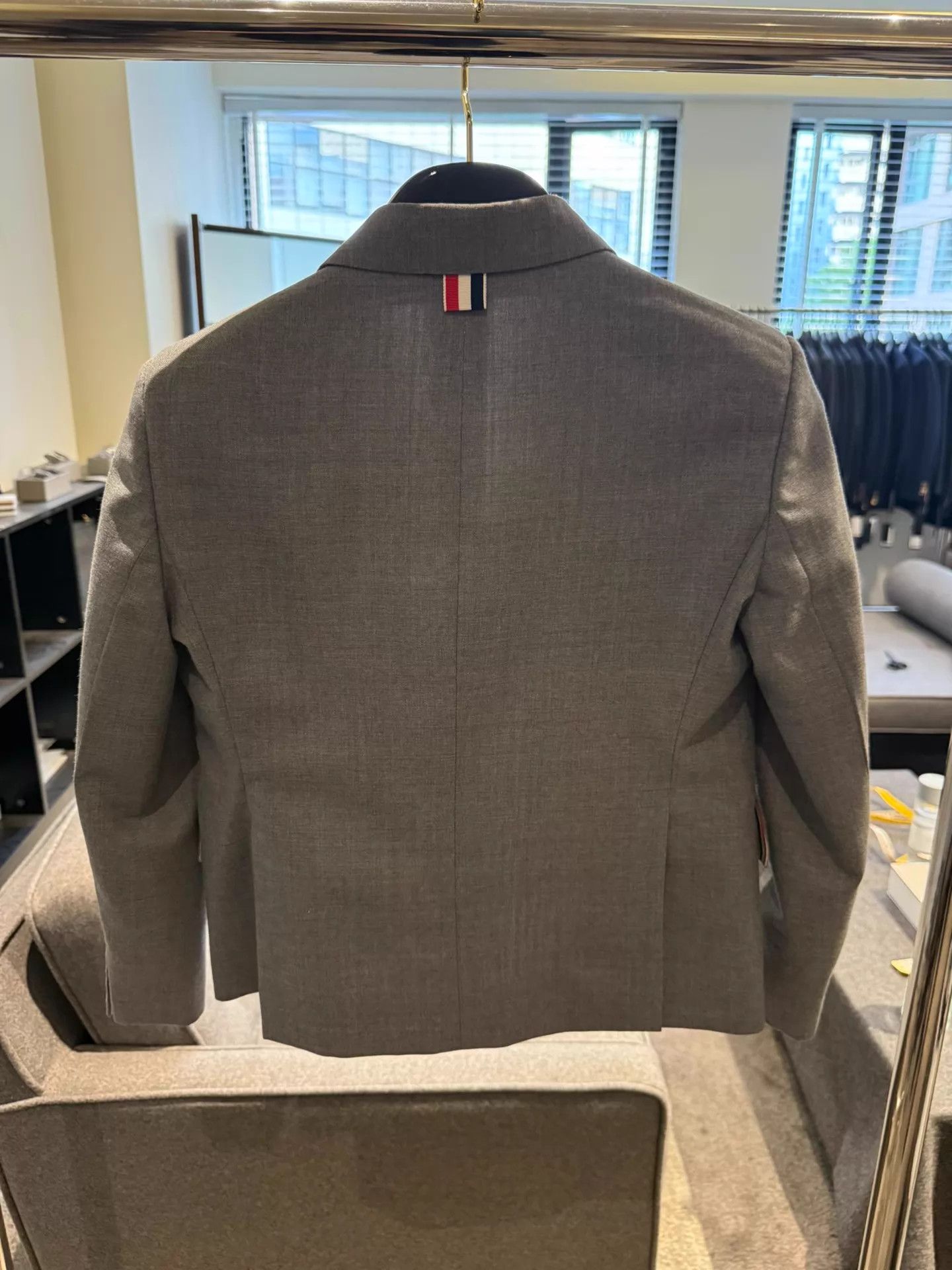Thom Browne Thom Browne Women's Classic Short Wool Blazer Gray 95 New Size S / US 4 / IT 40 - 2 Thumbnail